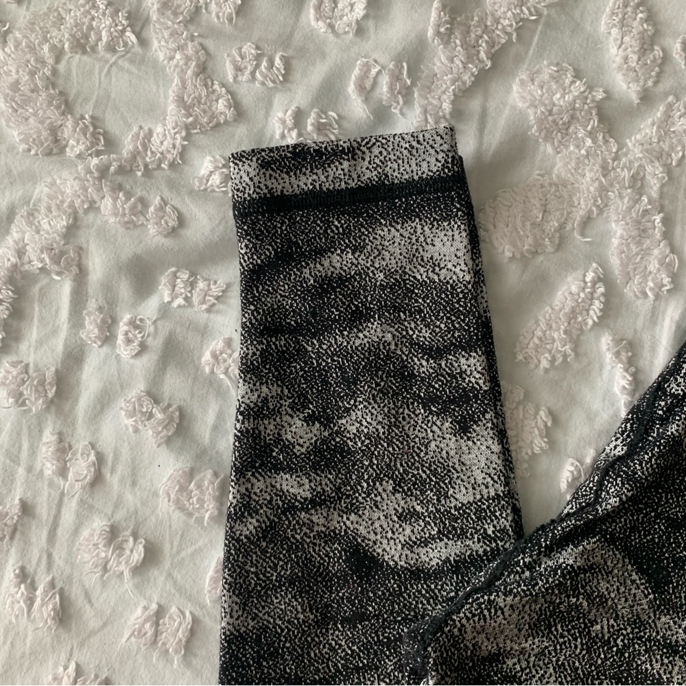 Women’s 2 Lululemon Wunder Under High-Rise Tight 28" Misted Jacquard Black White - Picture 3 of 9